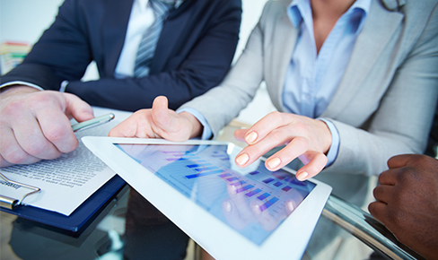 Opportunities and Challenges Coexist: How Can Finance Teams Effectively Mitigate Risks in the AI Era?